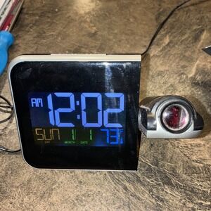 La Crosse Technology Projection Alarm Clock W85923v4